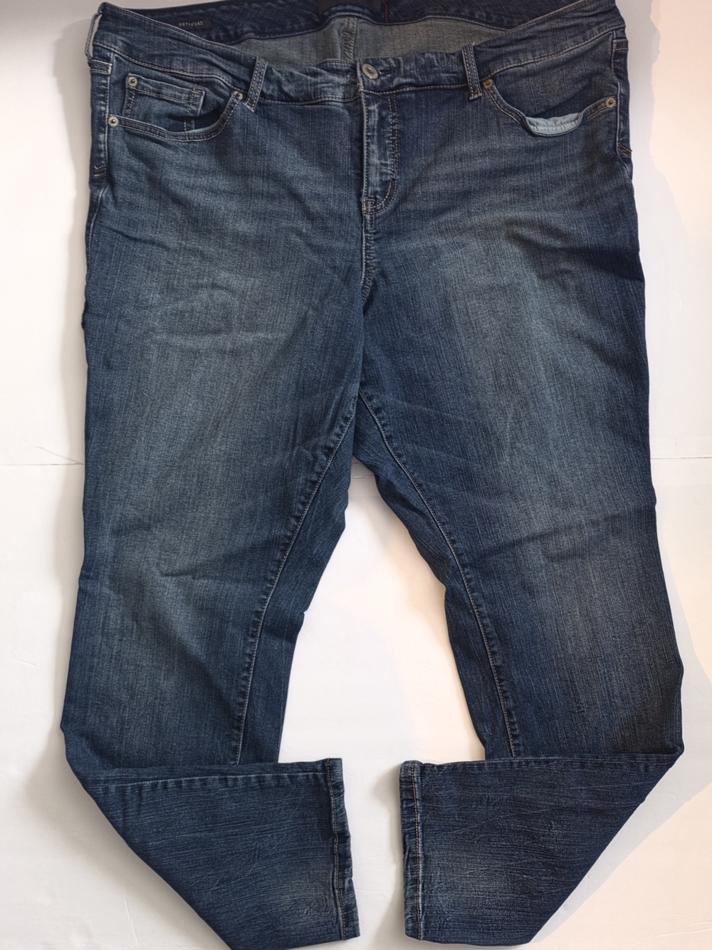 Relaxed Boyfriend Jeans in Medium Blue Wash